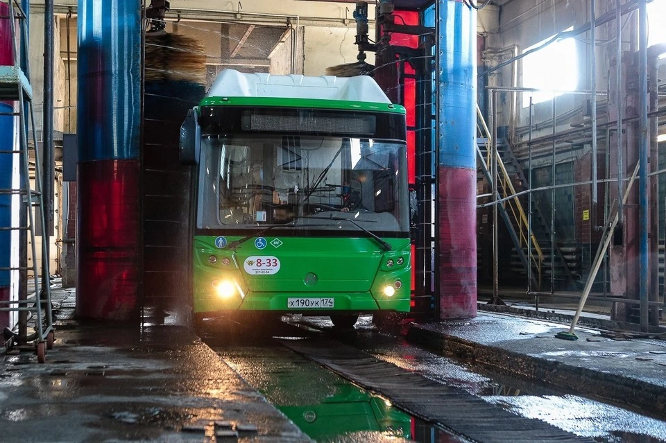Всего на Южный Урал привезли 60 автобусов из столицы