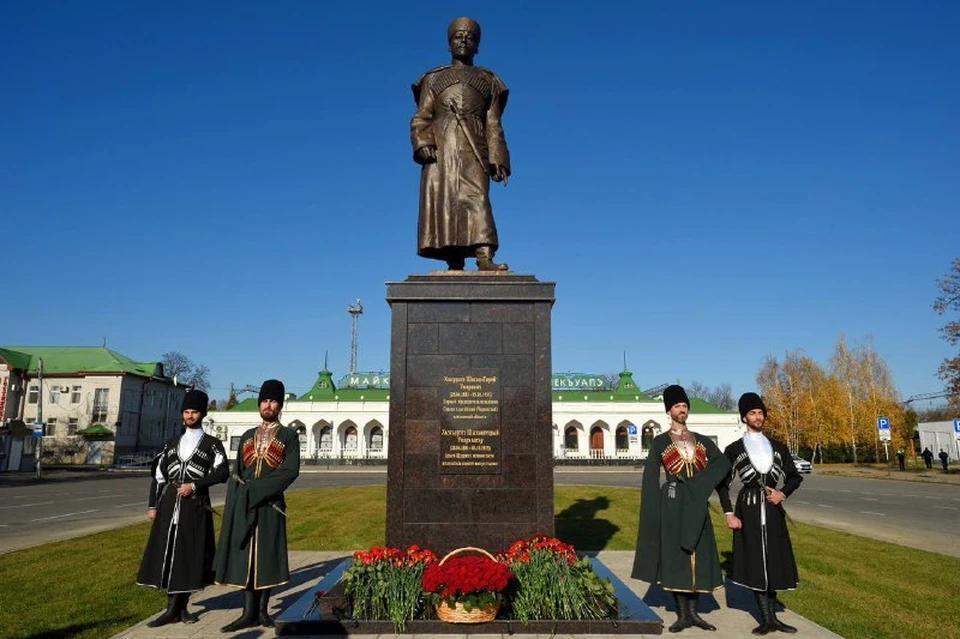 Памятники в майкопе цены и фото установка Памятник Хакурате открыли в Майкопе - KP.RU