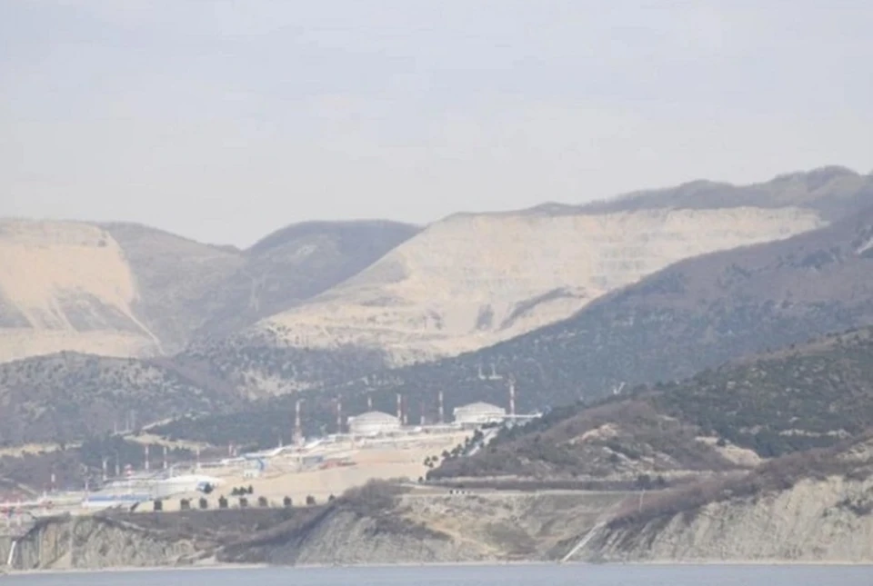 Нападения морского беспилотника ВСУ на нефтегавань не было.