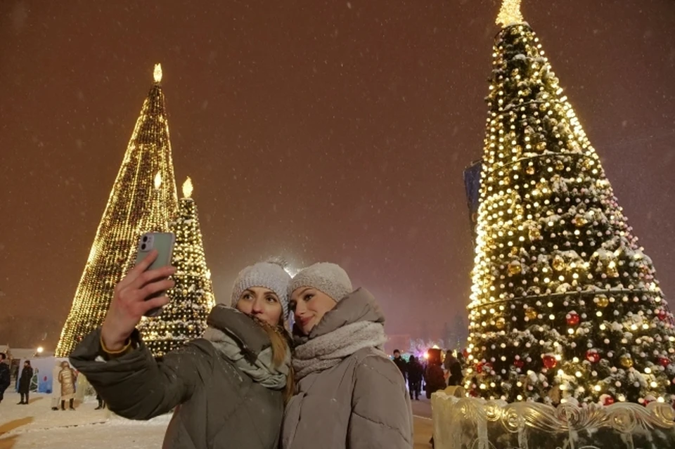 Главную новогоднюю елку в Нижнем Новгороде начали устанавливать 21 ноября.