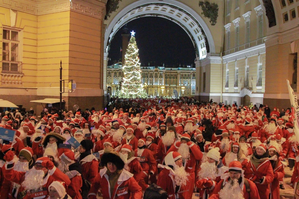 Забег Дедов Морозов на Дворцовой площади пройдет 24 декабря