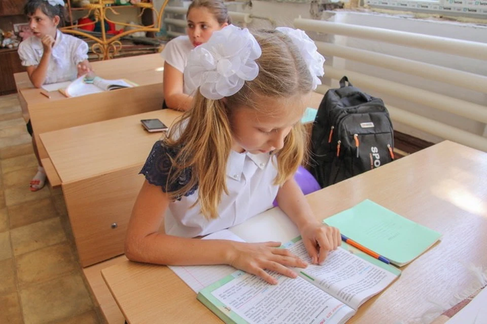 Школьники ДНР будут учиться в современных школах