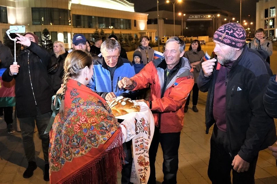 Альпинистов торжественно встретили в Краснодаре Фото: пресс-служба администрации Краснодарского края