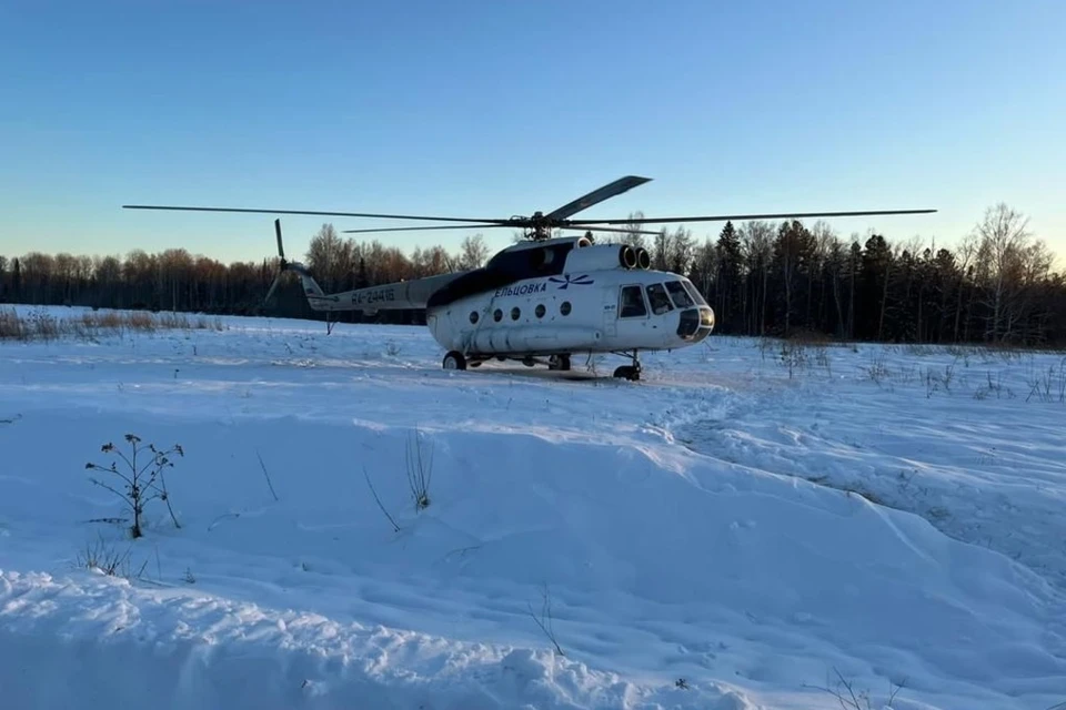 Вертолет с вахтовиками из Новосибирска аварийно сел под Омском. Фото: Западно-Сибирская транспортная прокуратура.