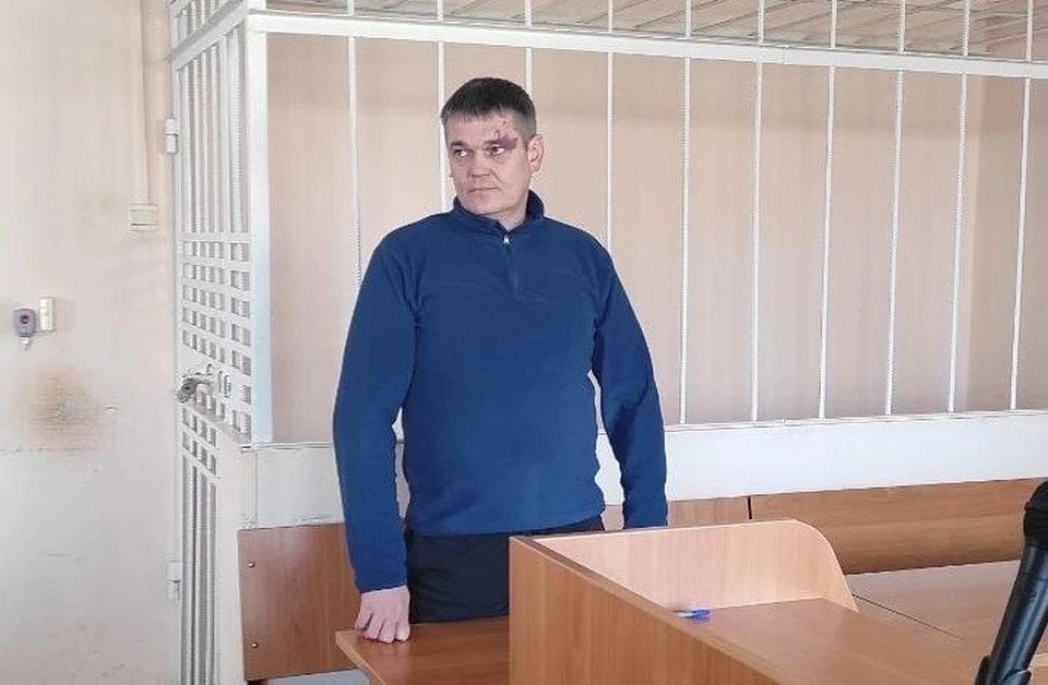 Ему назначили наказание в виде лишения свободы на 3 года. А также оштрафовали на 900 000 рублей