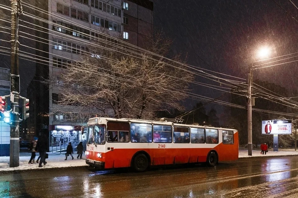 Причиной является повреждение контактной сети