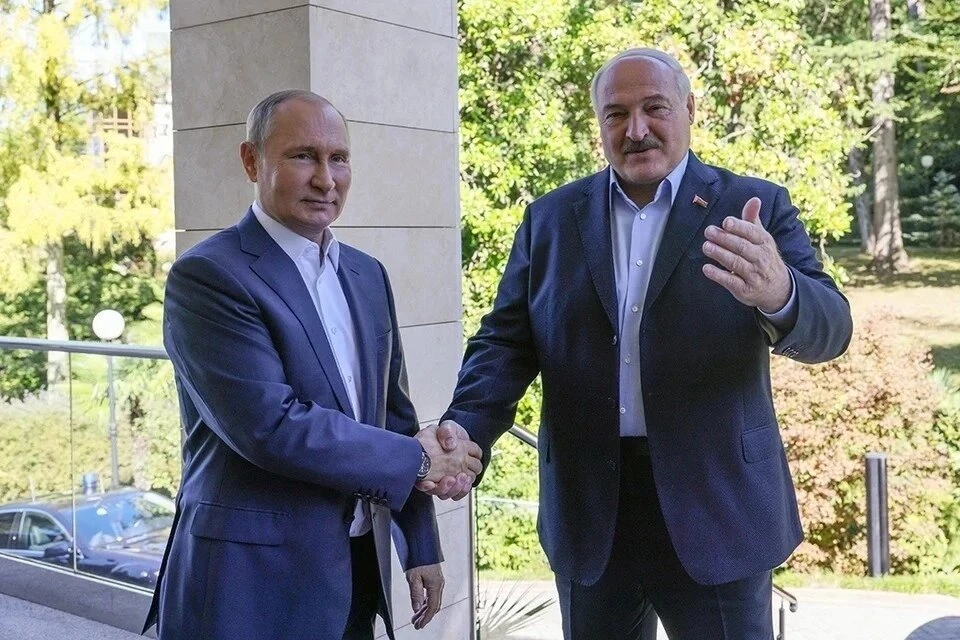 Путин провел с Лукашенко телефонный разговор
