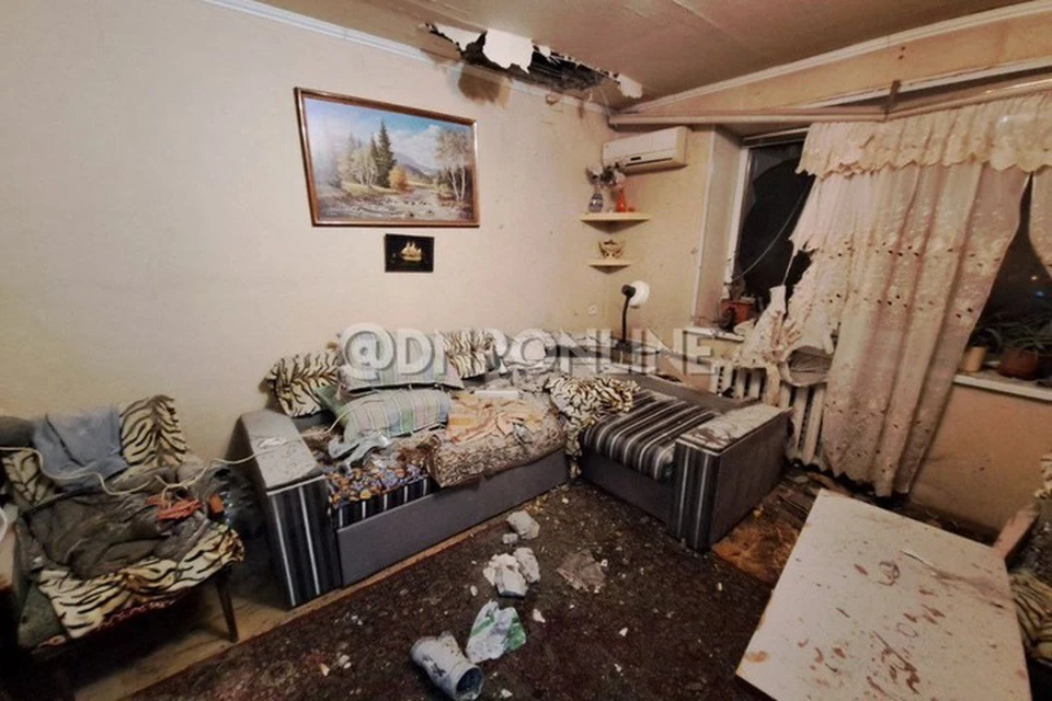 В Донецке часть украинской «градины» влетела жителям прямо в окно. Фото: ДНР Онлайн
