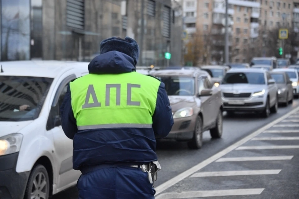 Всех, кому что-либо известно о случившемся, просят обращаться в дежурное отделение ДПС.