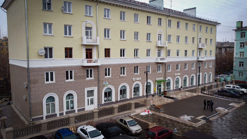 В Красноярске отремонтировали фасады четырех «сталинок» на Красрабе. Фото: городская администрация