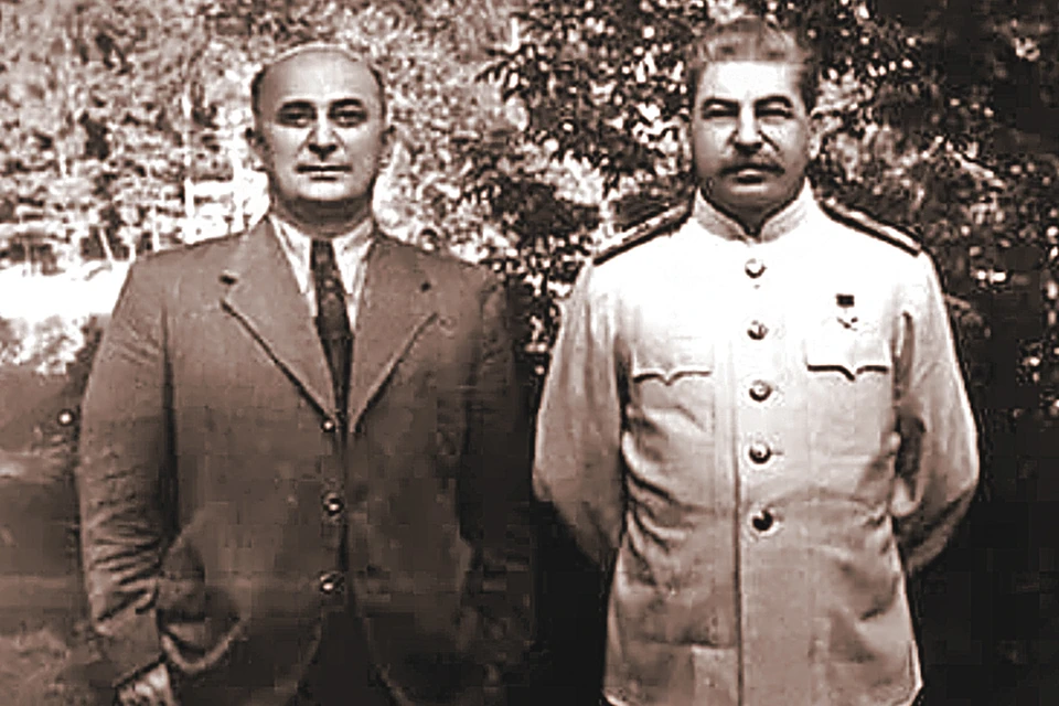 Лаврентий Берия и Иосиф Сталин в годы Великой Отечественной войны.