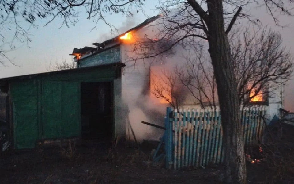 При пожаре в Ростовской области погибли двое малолетних детей. Фото: МЧС по Ростовской области.