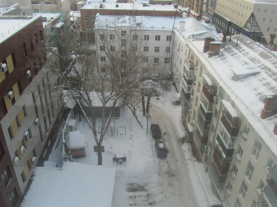 Пожар тушили 12 человек