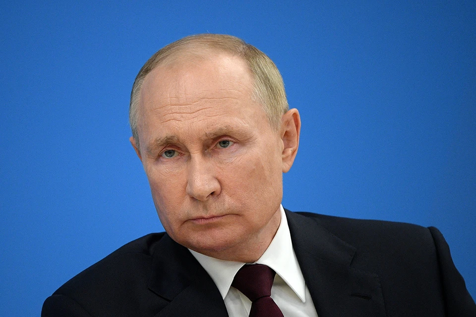 Путин прибыл в Бишкек.