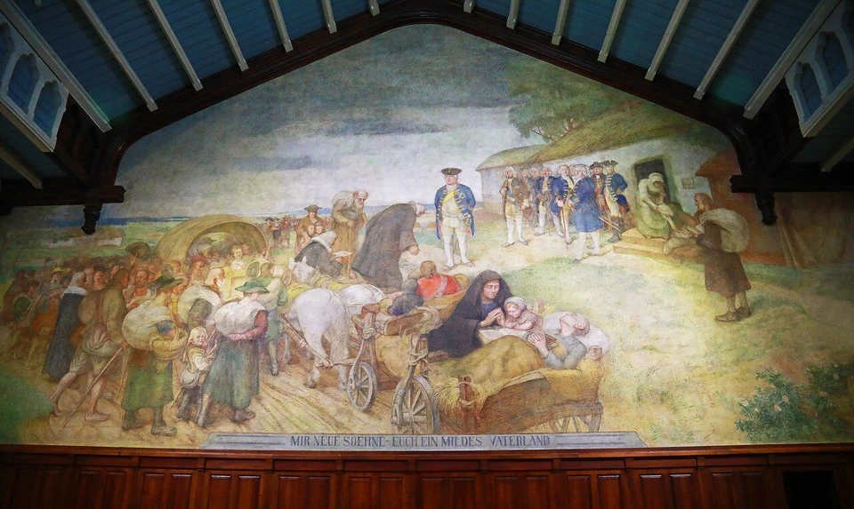 Самая крупная и самая сохранившаяся фреска находится в Гусеве, в бывшем здании Фридрихшулле, где сегодня располагается Гусевский агропромышленный колледж.
