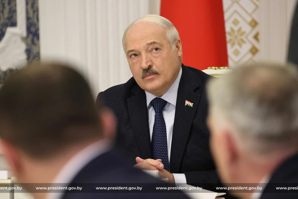 Лукашенко потребовал от чиновников работать без волокиты и бюрократизма. Фото: пресс-служба президента