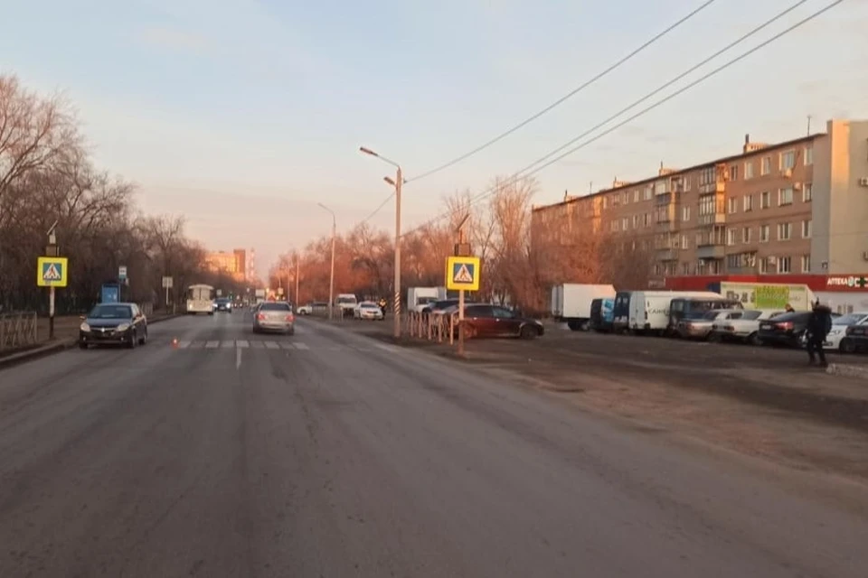 Сейчас сотрудники полиции устанавливают все обстоятельства произошедшего ДТП.
