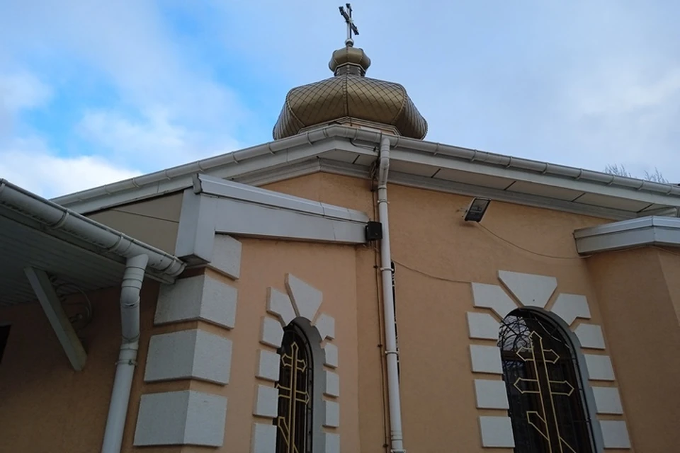 Многие храмы Донецка пострадали из-за обстрелов.