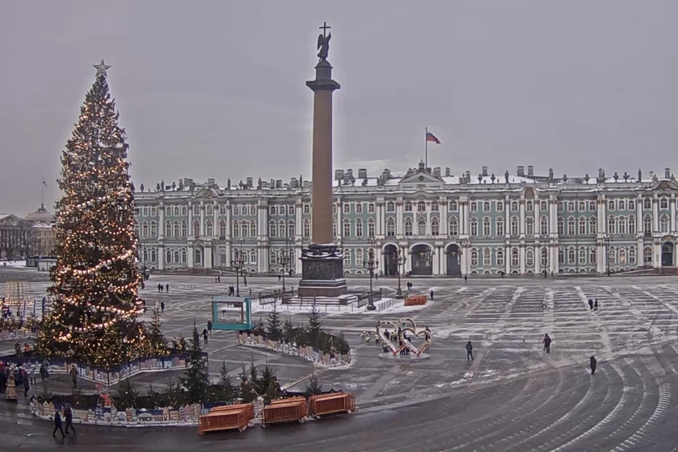 На Дворцовую площадь вернули "сердечки". Фото: кадр с трансляции geocam.ru