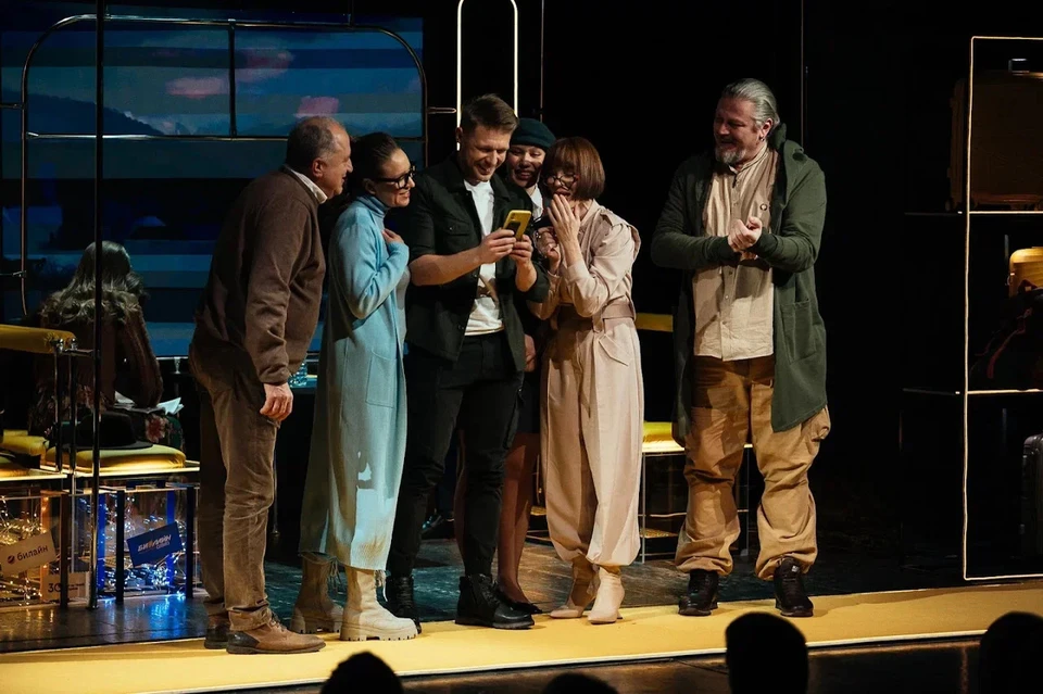 Никита Ефремов, Полина Кутепова и другие известные актеры в постановке по мотивам историй финалистов. Фото: предоставлено пресс-службой билайн