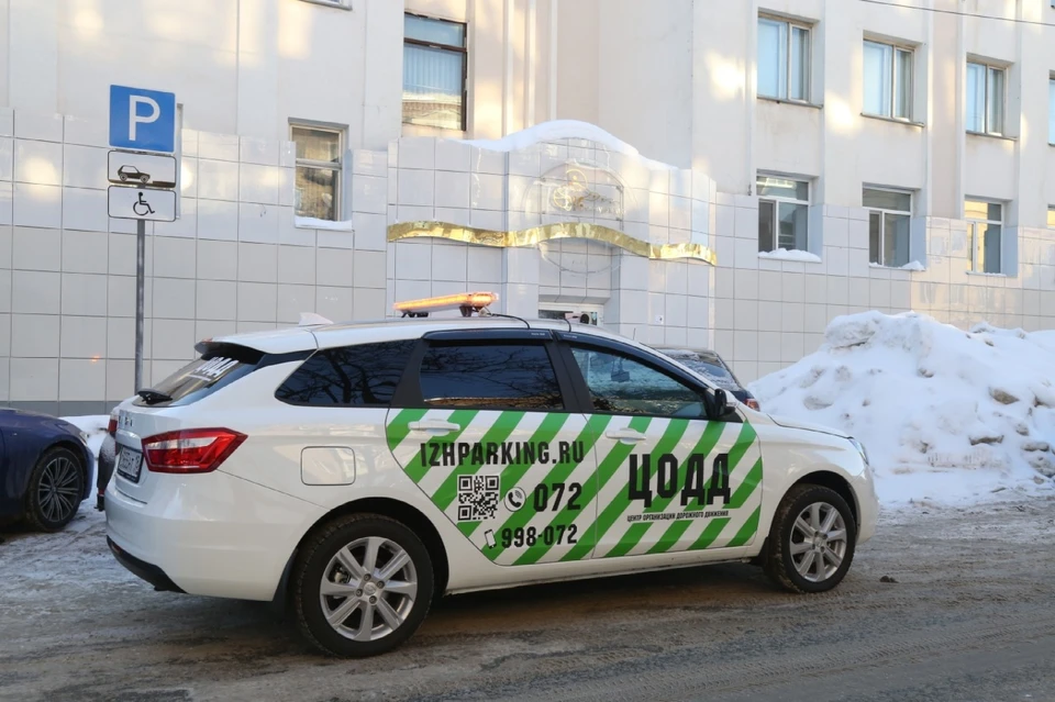 Устройства, установленные на авто, смогут фиксировать нарушения в оплате парковки и ряда пунктов ПДД. Фото: читатель «Комсомолки»