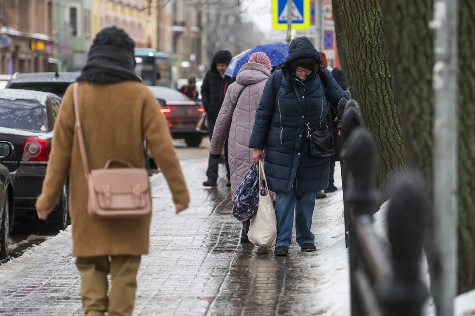 На гололеде пострадали более ста петербуржцев.