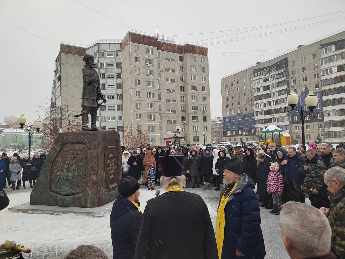 В Тюмени установили памятник легендарным казакам – первопроходцам Сибири -  KP.RU