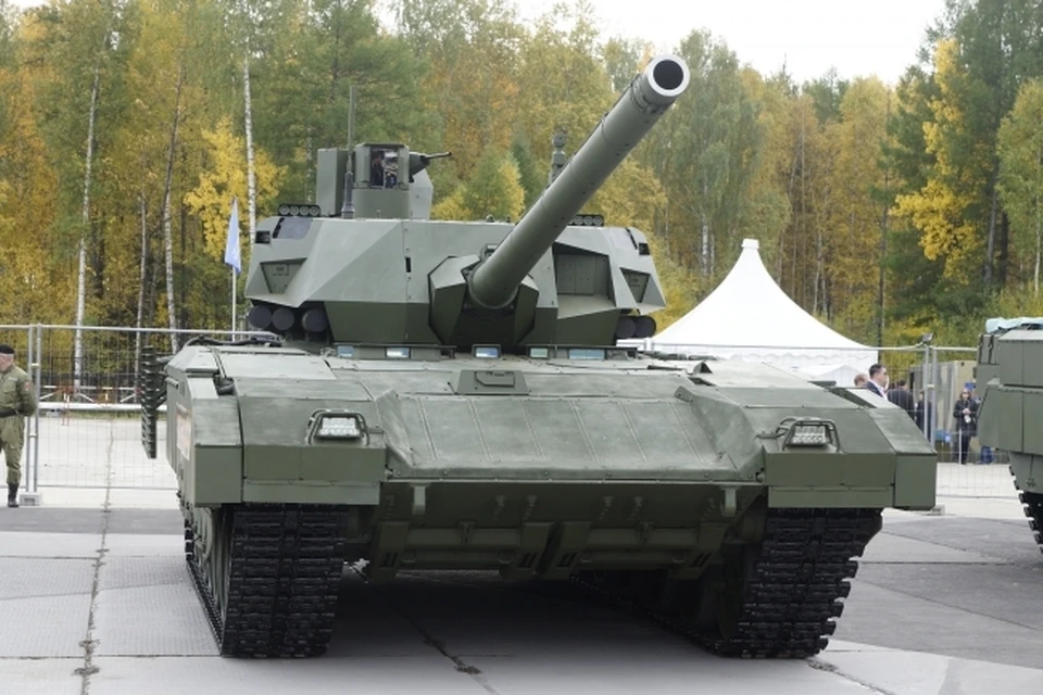 Опубликовано видео боевого слаживания танков Т-14 "Армата"