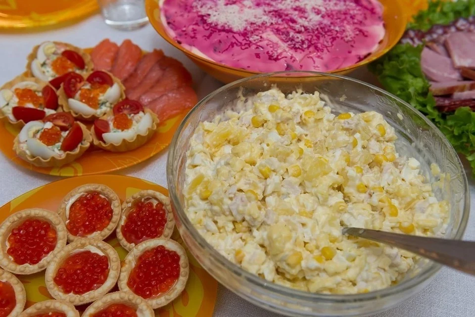 Самарцы чаще всего готовят на Новый год "Селедку под шубой", "Оливье" и "Цезарь"