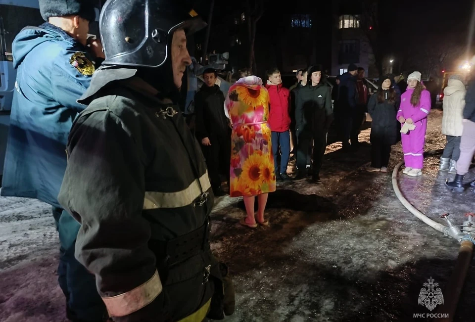 Выгорело четыре квадратных метра площади и стены квартиры.
