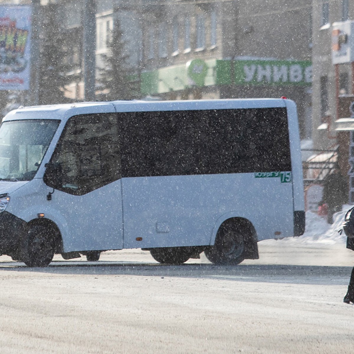 Один маленький автобус: в Челябинске откроют маршрут общественного  транспорта от Чистопольской до Сухомесово - KP.RU