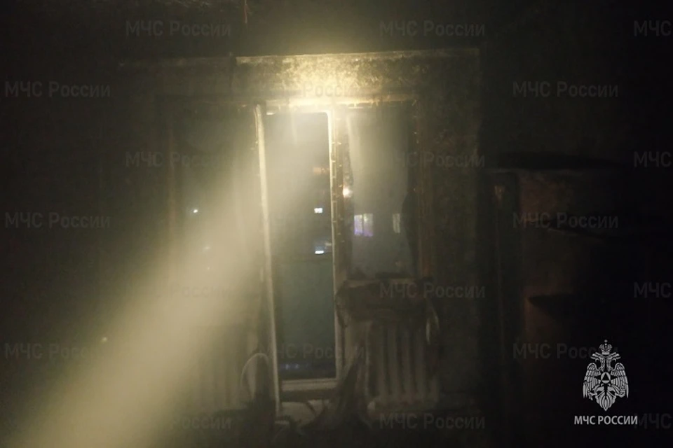 1 января на последнем этаже дома №44 на улице Елены Колесовой произошел пожар.