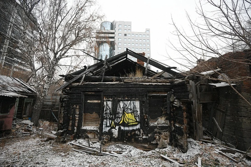 Мертвого мужчину нашли в горящем доме в Хабаровске