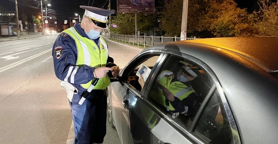 Сотрудники Госавтоинспекции проводят рейд «Нетрезвый водитель». Фото: crimeapress.info.