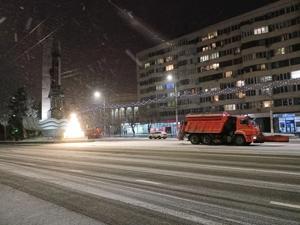 Дороги в городе чистили всю ночь.