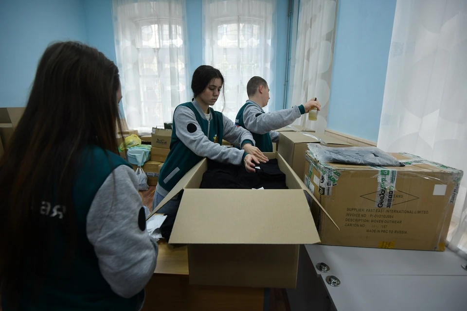 Всего за 2022 год со всех регионов добровольцы собрали 3,5 тысячи тонн помощи