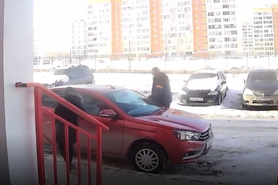 Стали известны подробности жесткого ДТП на Бердском шоссе в Новосибирске. Фото: Кадр из видео\"АСТ-54"