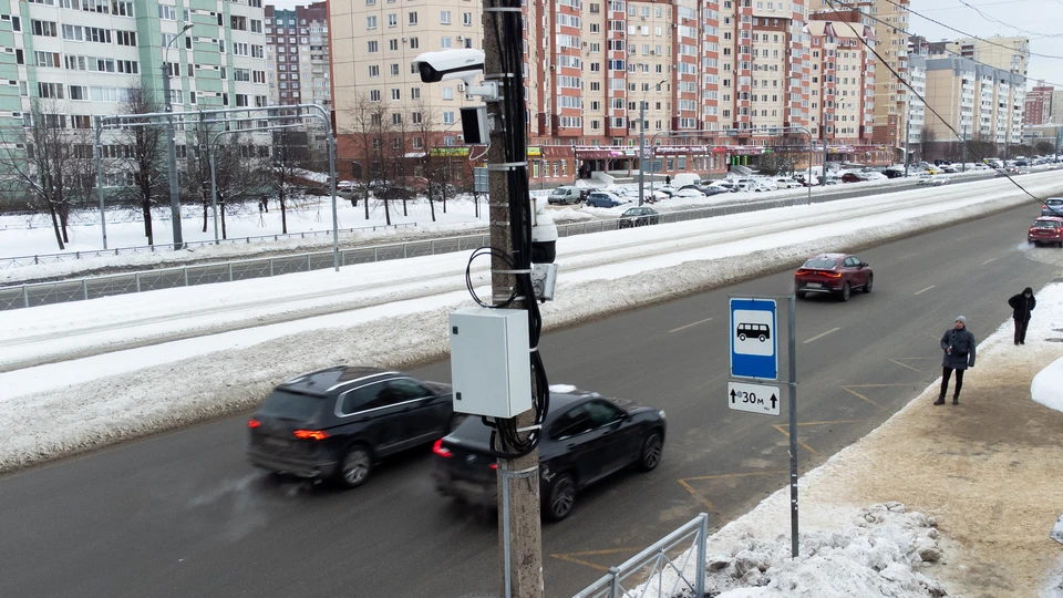Более 300 камер установят на опасных перекрестках в Петербурге в 2023 году