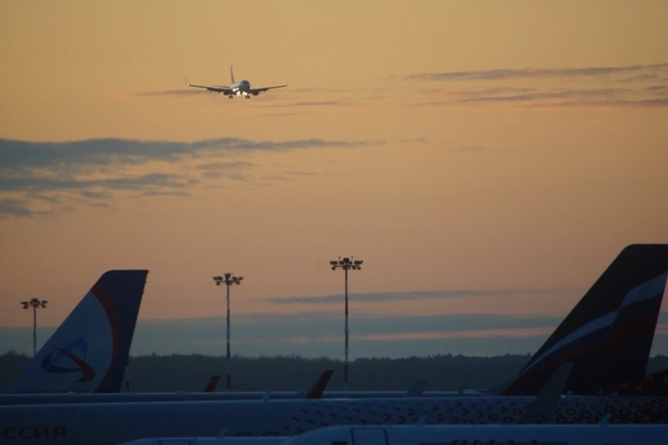 В аэропорту Минеральных Воды экипаж прилетевшего из Уфы самолета обнаружил неисправность с управлением стойки шасси