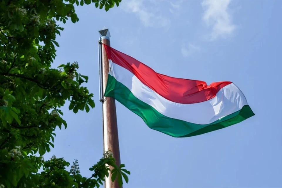 Почти все венгры считают необходимой отмену санкций ЕС против России