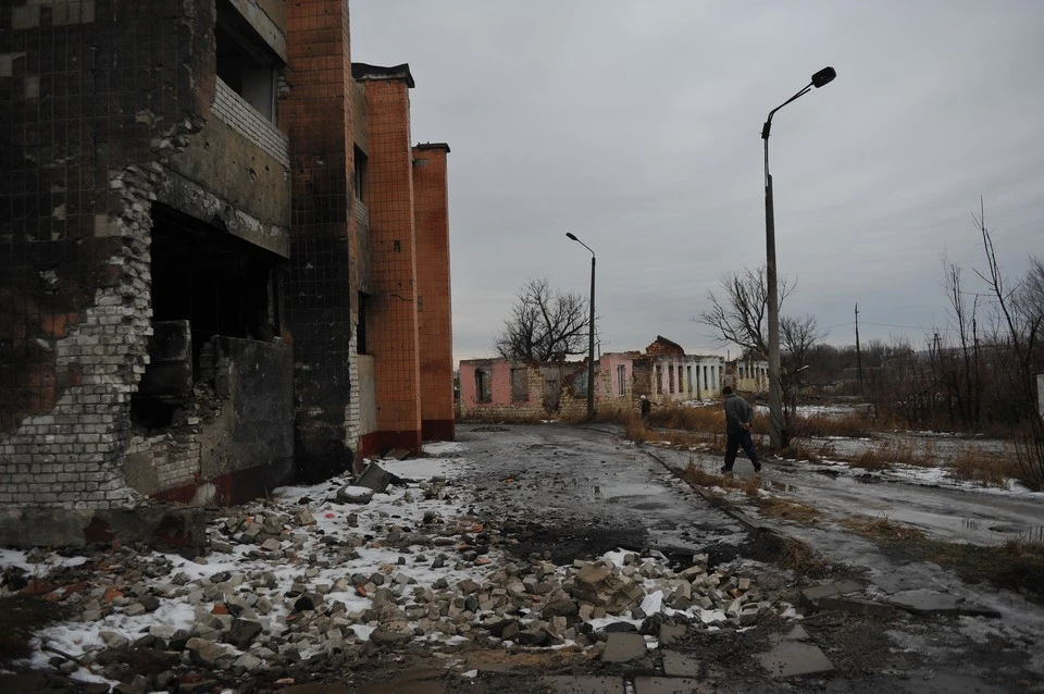 Обстрелы ВСУ поселков ЛНР и ДНР не прекращаются.