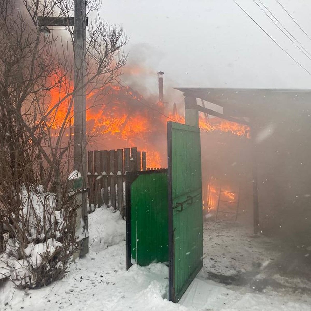 Женщина погибла при пожаре в деревне Чернышевка Томской области - KP.RU