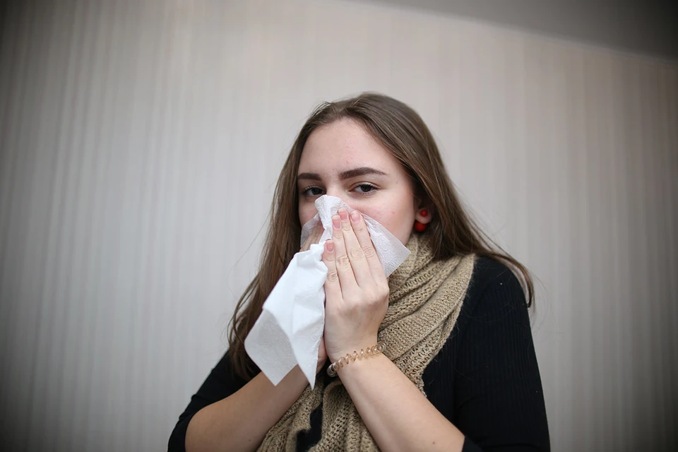По сообщениям Роспотребнадзора, заболеваемость гриппом и ОРВИ за вторую неделю января выросла на 53 процента и приблизилась к 900 тысячам зараженных в сутки.