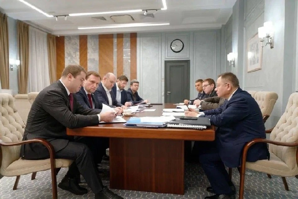 На рабочей встрече обсудили планы по восстановлению Республики на 2023 год. Фото: пресс-служба Минстроя РФ