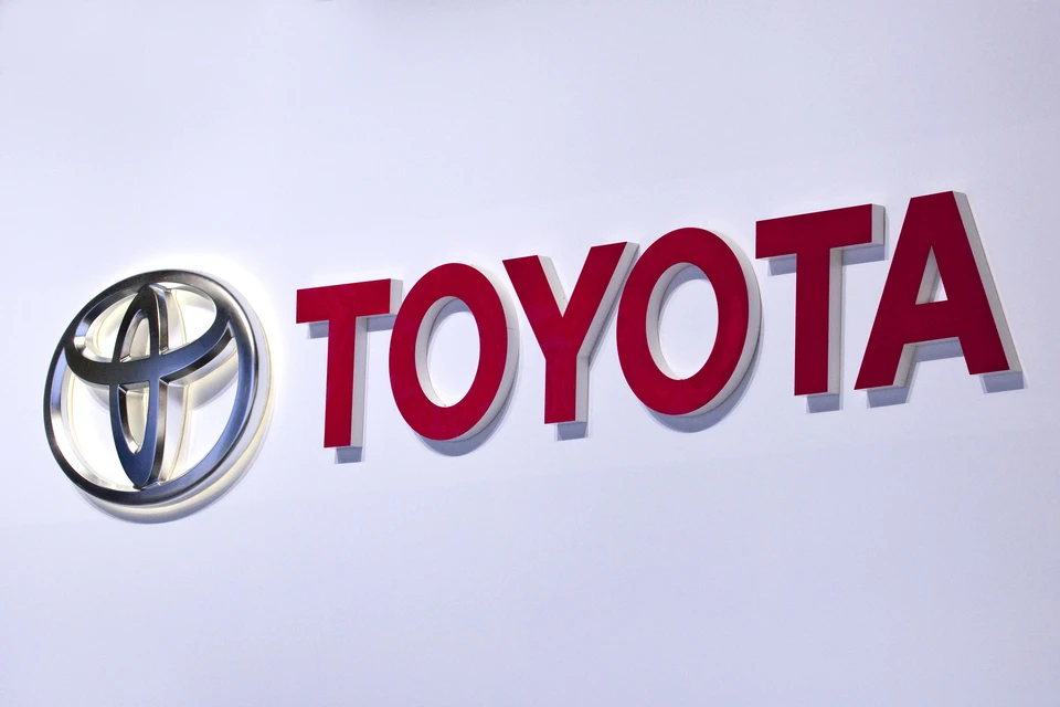 "Известия": Toyota возобновила поставки в Россию не подпавших под санкции запчастей