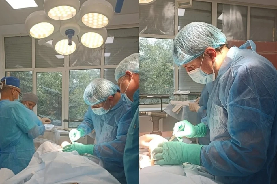 Александр Смирнов с коллегами во время операции в мариупольской больнице