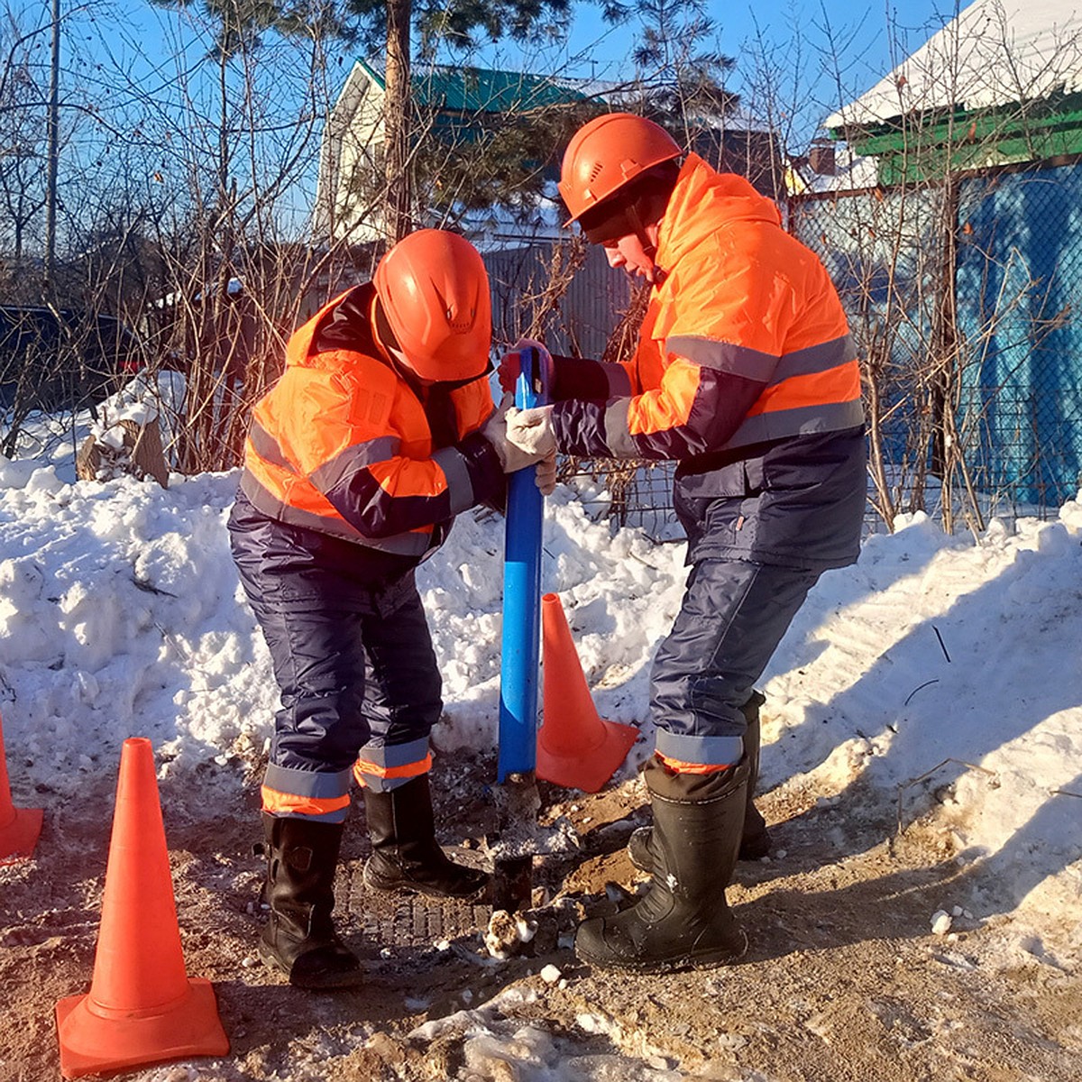 «Прощай, последняя колонка!»: в областной столице скоро перестанут ходить  за водой с ведрами - KP.RU