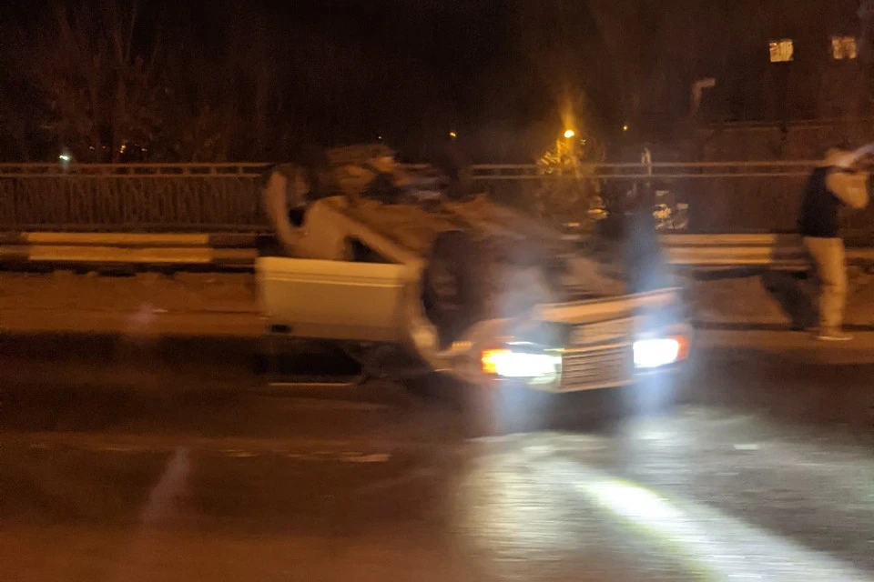 ДТП произошло на мосту Петра Богомолова. Фото: vk.com/vktver/Никита Кириллов