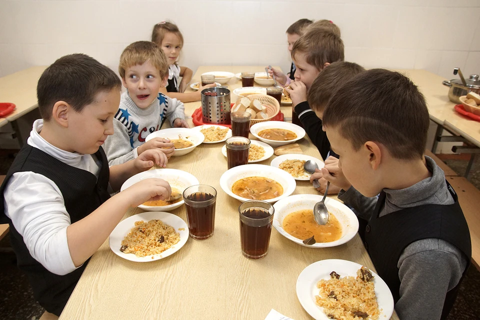 Мамы и папы смогут контролировать, что едят их дети в школе