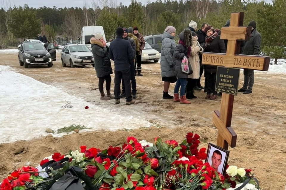 В Приозерске простились с погибшим на спецоперации 46-летним лейтенантом. Фото: vk.com/priozerskiy
